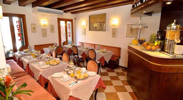 Super oferta Italia - Venzia &amp; Mestre, cu plecare din Cluj Napoca, sejur de 3 nopti / 4 zile (KCM)