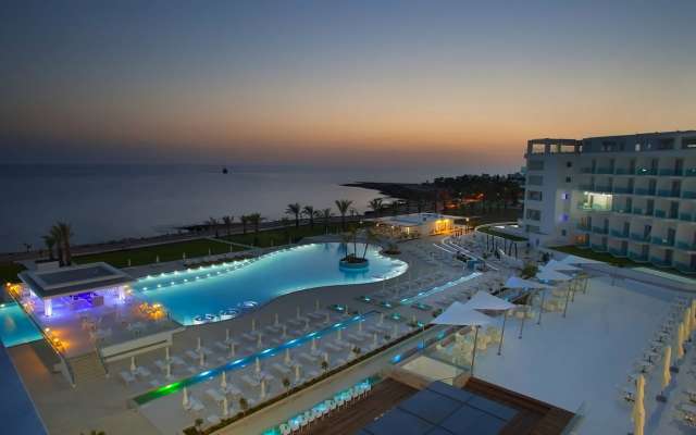 Vacanta la caldura in Paphos Cipru oferta 4 nopti demipensiune 279 euro/persoana !