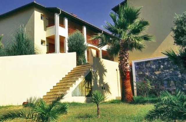  Holiday & Leisure Club