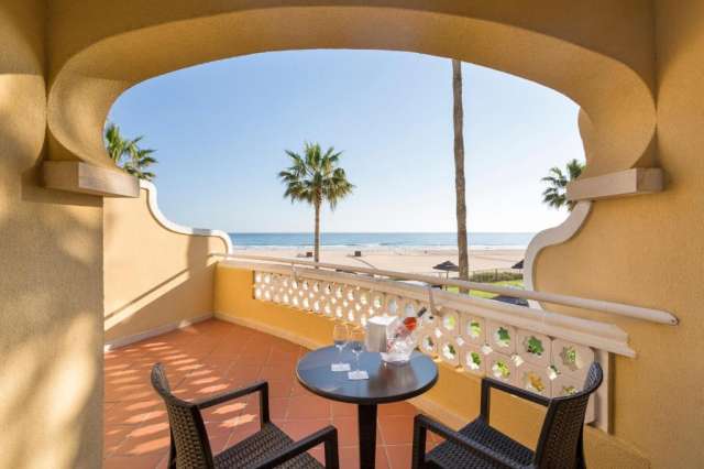 ULTRA LAST MINUTE PE PLAJA PORTUGALIA 4**** DEMIPENSIUNE  AP BEACH  ZBOR DIN OTOPENI CU TAXE INCLUSE