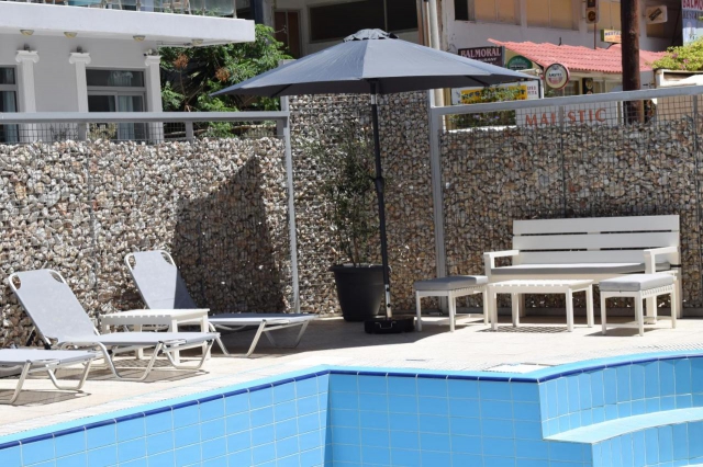 Sejur in Rhodos: 380 euro cazare 7 nopti cu mic dejun+ transport avion+ toate taxele