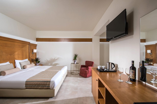 CRETA HOTEL Bella Elena Apartments 3*   AVION SI TAXE INCLUSE TARIF 263 EUR