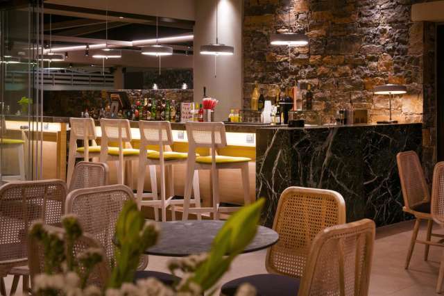 CRETA  530  EURO/PERSOANA PLECARE 26.05 DIN BUCURESTI  - Petousis Hotel And Suites