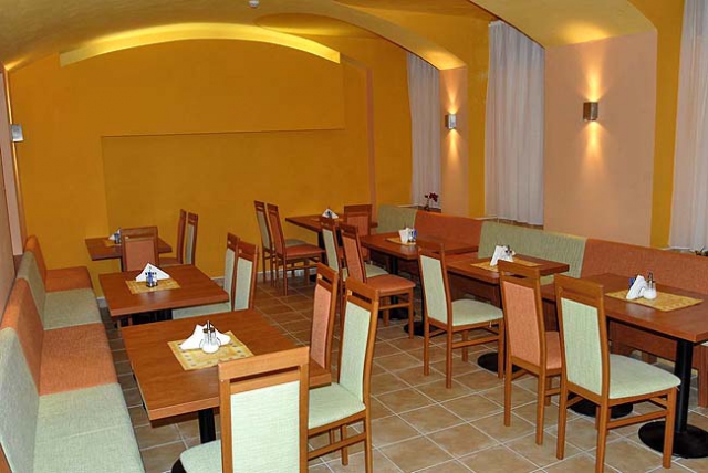 VACANTA COPIILOR IN ORASUL DE AUR PRAGA , 4 NOPTI MIC DEJUN 299 EURO/PERSOANA !