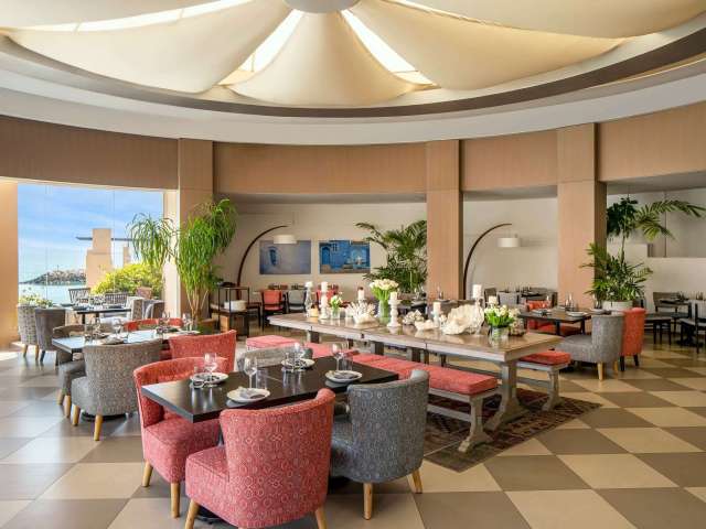 NOU !! BAHRAIN 799  EURO/ PERS PLECARE DIN BUCURESTI 04.11 - Novotel Bahrain Al Dana Resort