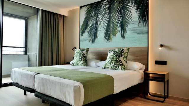 ULTRA LAST MINUTE PE PLAJA BENIDORM 4**** DEMIPENSIUNE PRIMAVERA ZBOR DIN CLUJ NAPOCA CU TAXE INCLUSE