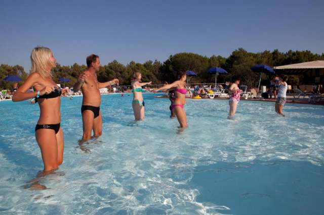 ULTRA LAST MINUTE SARDINIA CLUB ESSE GALURA BEACH  ZBOR DIN OTOPENI CU TAXE INCLUSE