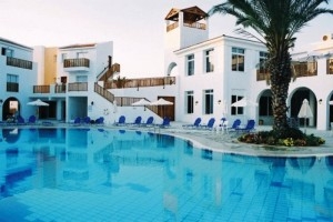O saptamana la plaja in Paphos la doar 444 euro, avion din Bucuresti!!! Akti Beach Village Resort demipensiune