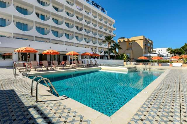 ULTRA LAST MINUTE PALMA DE MALLORCA VIBRA PALMA CACTUS 4**** DEMIPENSIUNE ZBOR DIN OTOPENI/CLUJ NAPOCA CU TAXE INCLUSE