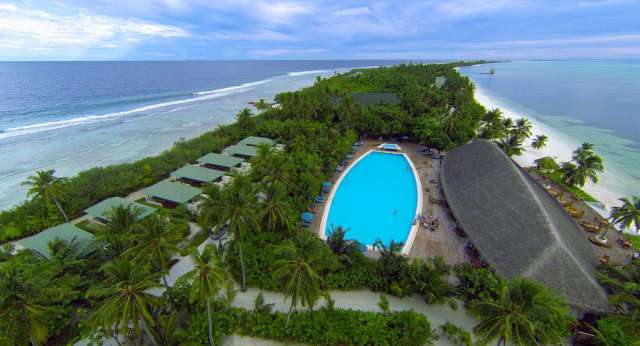  Canareef Maldive Resort