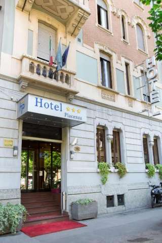 LA DOLCE VITA ÎN MILANO- PLECARE DIN CLUJ-NAPOCA (IP) 