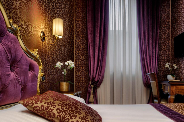 Ultimele 4 locuri!!!Valentine s Day in Venetia la doar 309 euro,avion din Cluj !!! Tre Archi 3*