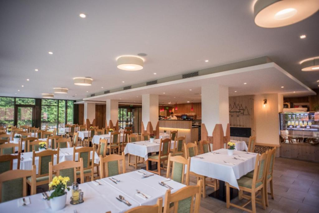 LAST MINUTE LOBOGA RESORT 3*, BAILE HOMOROD, 5 NOPTI CAZARE CU DEMIPENSIUNE SI SPA