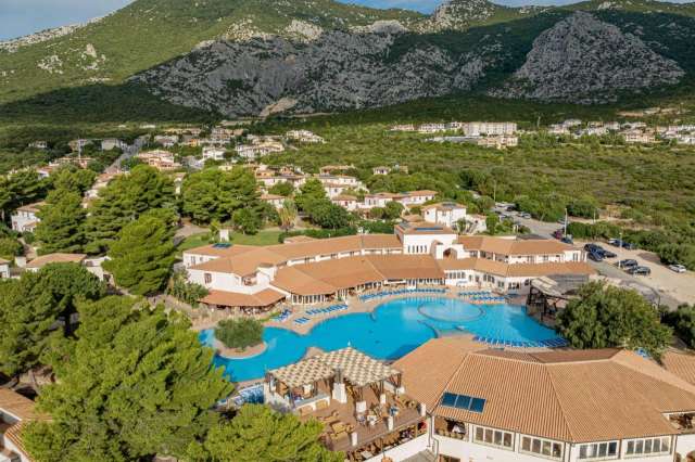 LAST MINUTE SARDINIA 4**** CLUB ESSE CALA GONOINE  ZBOR DIN OTOPENI CU TAXE INCLUSE