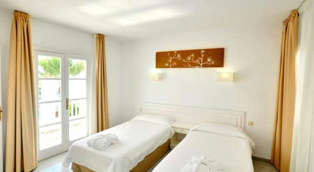 Sejur la plaja in Tenerife la doar 1068 euro,avion din Timisoara!!!Lagos De Fanabe 4*demipensiune