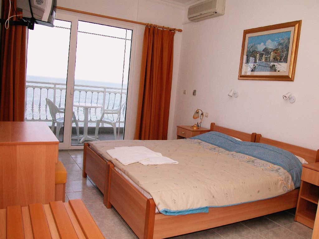 Revelion Paralia Katerini Hotel Themis 4 nopti AUTOCAR TARIF 275 EUR