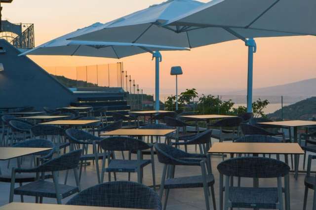  COASTA AMALFITANA - 7 nopti cazare 4* cu mic dejun + bilet avion Craiova + taxe aeroport + transfer = 719 euro/pers