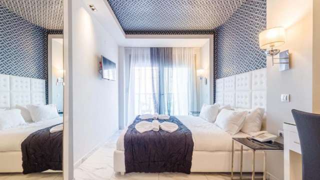 Paste in Halkidiki la Alpha Luxury Suites 4*