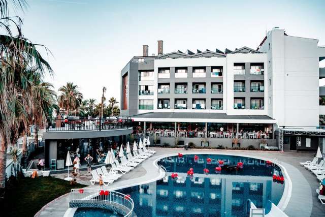 LAST MINUTE Istanbul Beach Hotel 4* ALL-INCLUSIVE PROMO AVION SI TAXE INCLUSE DOAR-603 EURO