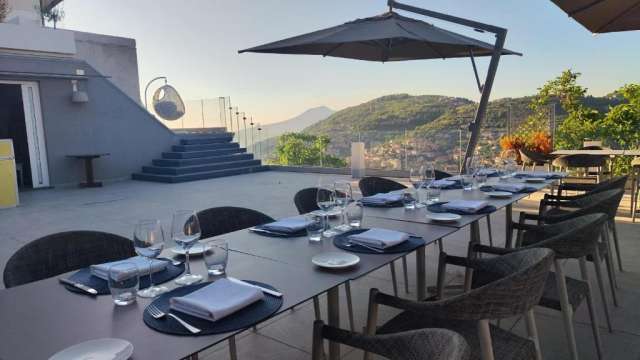  COASTA AMALFITANA - 7 nopti cazare 4* cu mic dejun + bilet avion Craiova + taxe aeroport + transfer = 719 euro/pers