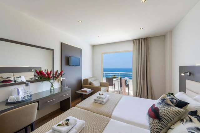 CIPRU DEALS  -Queens Bay Hotel - Paphos Cipru  4* Demipensiune , plecare din BUCURESTI !