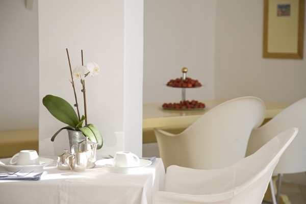 Beach Break Mykonos oferta 3 nopti mic dejun 545 euro/persoana ! 