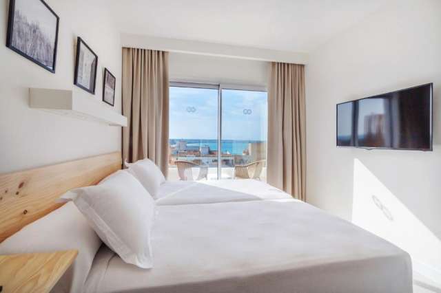 Last Minute Mallorca - Hotel HM Alma Beach 4* - plecare in 21.08 din Oradea