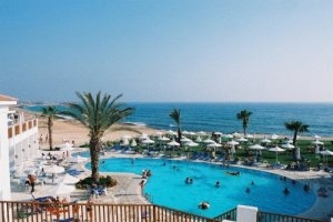 O saptamana la plaja in Paphos la doar 444 euro, avion din Bucuresti!!! Akti Beach Village Resort demipensiune