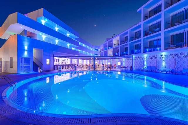 Last Minute, Oferta Sejur Ayia Napa,Larnaca, 7 nopti, plecare din Sibiu (G.T.)