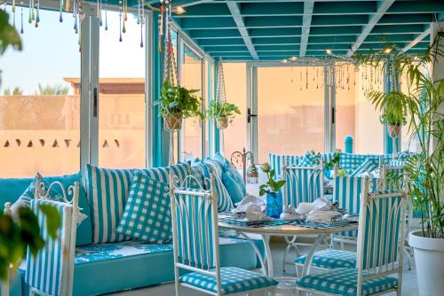 LAST MINUTE Turtles`s Inn 3* ALL-INCLUSIVE PROMO AVION SI TAXE INCLUSE DOAR- 524 EURO