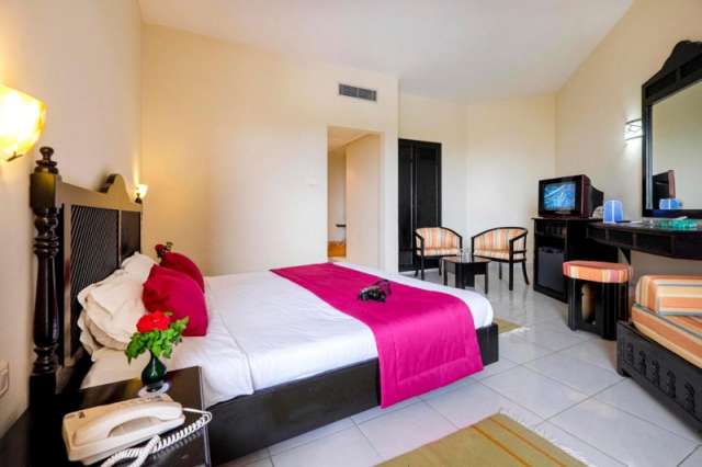 24.06 Zbor Bucuresti Tunisia, HOUDA YASMINE MARINE SPA 532 euro/pers/sejur 7 nopti all inclusive, taxe aeroport + transfer