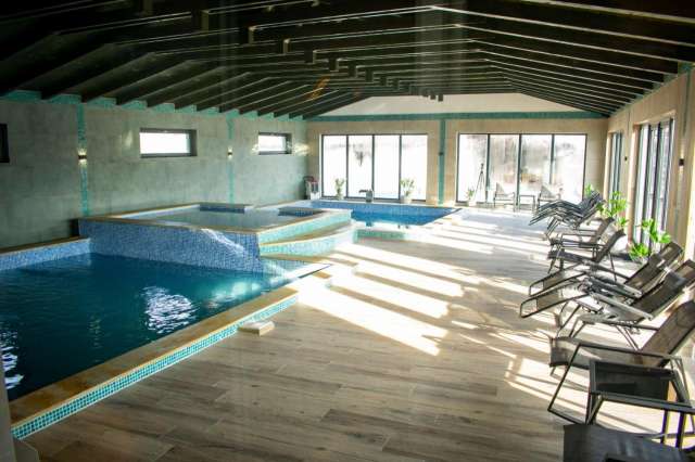 Descoperă Magia Maramureșului într-o Minivacanță de 1 Decembrie cu Z Tour la Pensiunea Miraj din Sărasău!