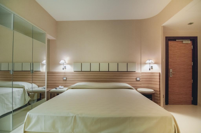 OFERTA EARLY BOOKING CALABRIA SPANIA CU PRET INCEPAND DE LA 385 EURO/PERSOANA