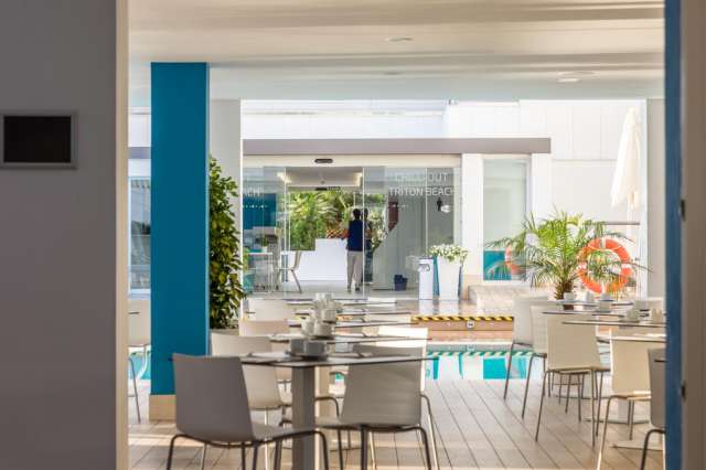 ULTRA LAST MINUTE PALMA DE MALLORCA  TRITON BEACH 4*****  ZBOR DIRECT DIN OTOPENI  CU TAXE INCLUSE