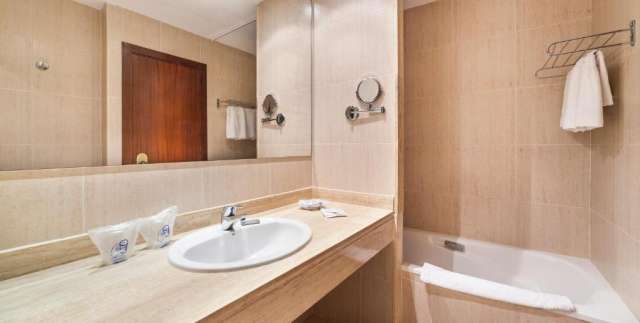 ULTRA LAST MINUTE CITY BREAK PLAJA MALLORCA 4**** DEMIPENSIUNE GARBI ZBOR CLUJ NAPOCA CU TAXE INCLUSE