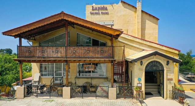  LAPIDA HOTEL