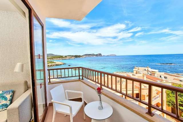 OFERTA EARLY BOOKING PACHET IBIZA 7 NOPTI, ZBOR DIRECT, HOTEL 4*, 949 EURO/PERSOANA