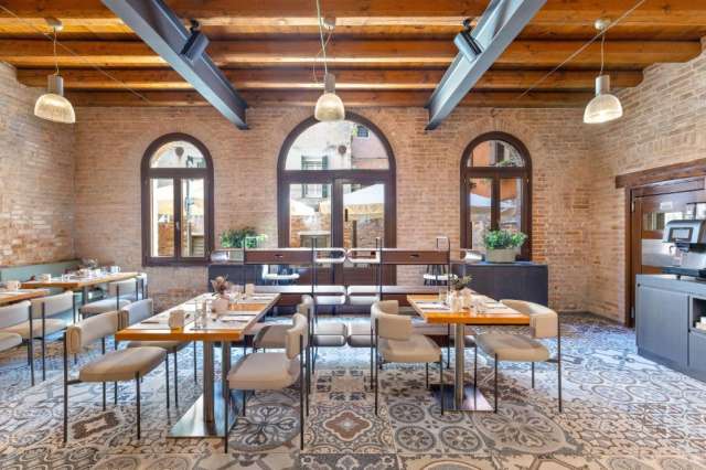 Last Minute - Venetia de Carnaval / Eurostars Residenza Cannaregio 4* - plecare din Budapesta in 09.02