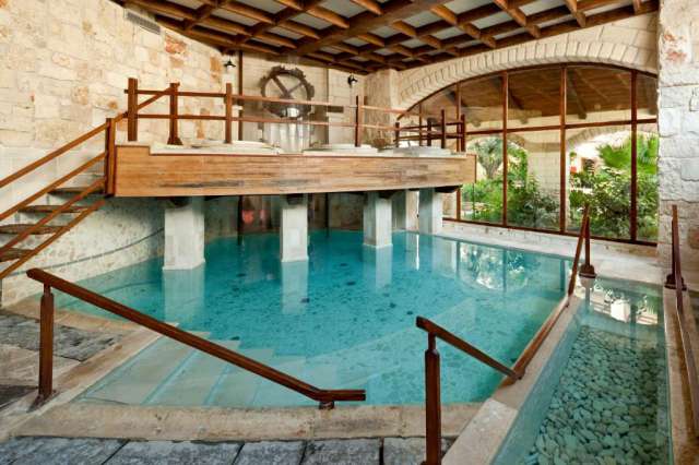 1 MAI in BARI de la 370 euro/pers, zbor din Budapesta 