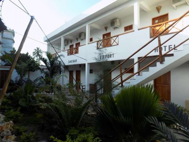  REVELION ZANZIBAR HOTEL  27 Cafe Zanzibar Airport Hotel  4* MIC DEJUN  AVION SI TAXE INCLUSE TARIF 1180 EUR