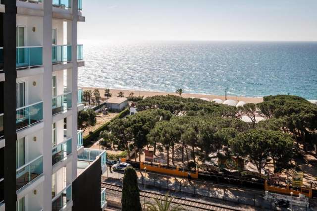 Vacanta de vara la plaja in Costa Brava la doar 529 euro,avion din Cluj!!!Ultimele locuri