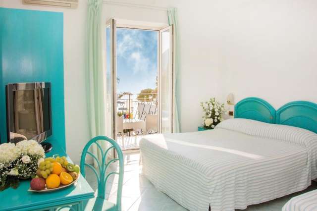 OFERTA EARLY BOOKING ITALIA-ISCHIA CU PRET DE LA 700 EURO/PERSOANA