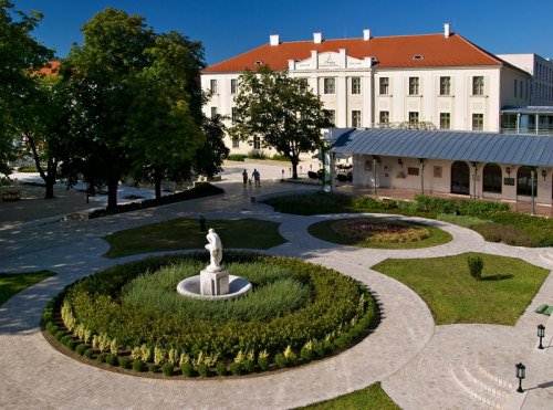  Anna Grand Hotel Wine & Vital