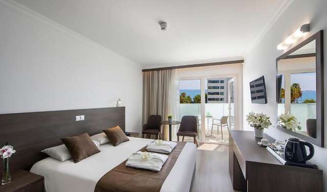 REVELION CIPRU 687 EURO/PERS PLECARE 28.12 DIN BUCURESTI- KAPETANIOS LIMASSOL HOTEL 