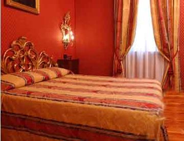 Last Minute - Venetia de Carnaval / Locanda Cà Valeri 3* - plecare din Bucuresti in 09.02