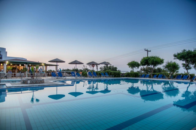 CRETA  HOTEL SEMIRAMIS VILLAGE 4 * AI  AVION SI TAXE INCLUSE TARIF 465 EUR