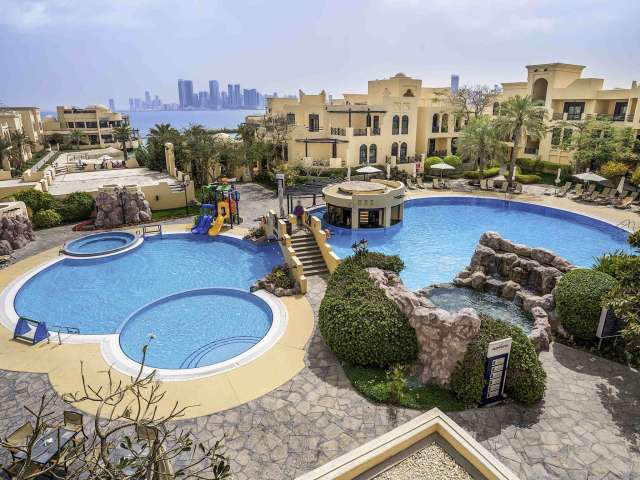 NOU !! BAHRAIN 799  EURO/ PERS PLECARE DIN BUCURESTI 04.11 - Novotel Bahrain Al Dana Resort