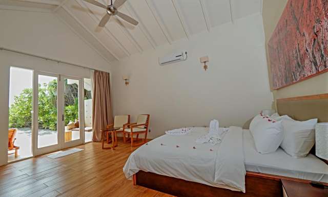 Craciun in Maldive CANAREEF RESORT MALDIVES 4*