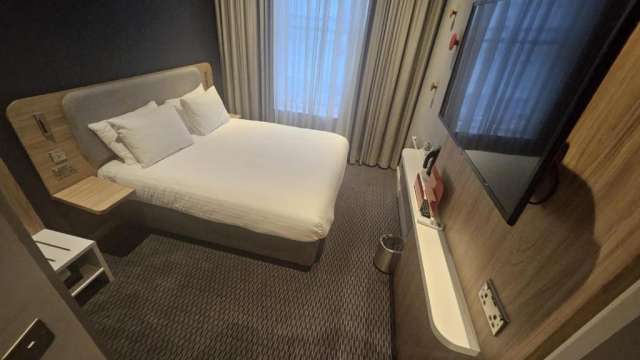 Weekend de 1 Mai in Londra -  Holiday Inn Express Victoria 3* - zbor direct din Constanta