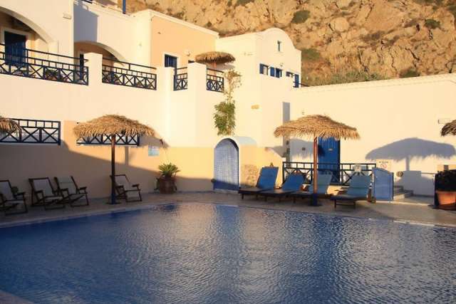 ULTRA LAST MINUTE SANTORINI - PLECARE 03.09 DIN BUCURESTI - 685 EUR/PERS/SEJUR 7 NOPTI!